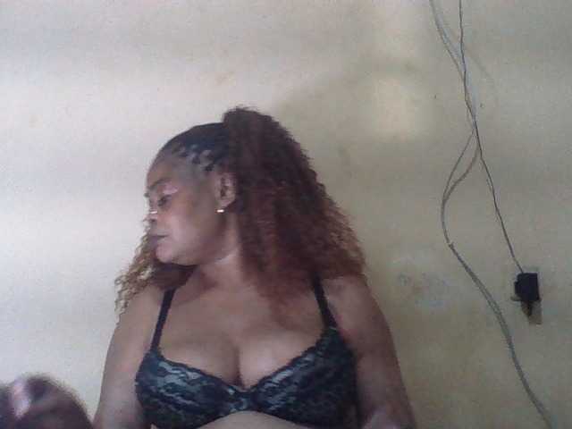 Sexydove live cam on BongaCams