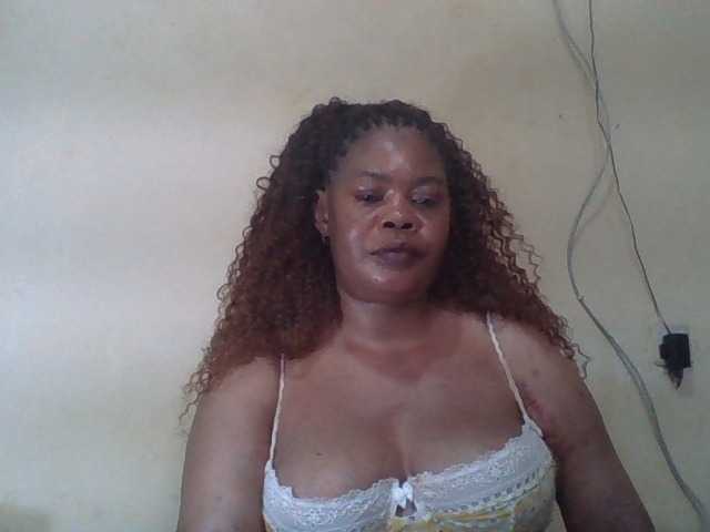 Sexydove live cam on BongaCams