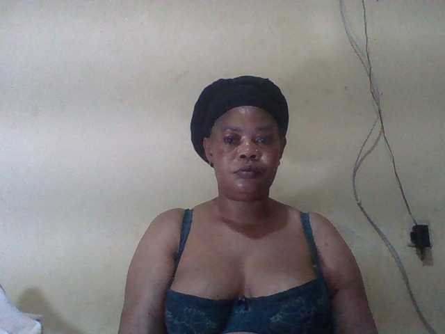 Sexydove live cam on BongaCams