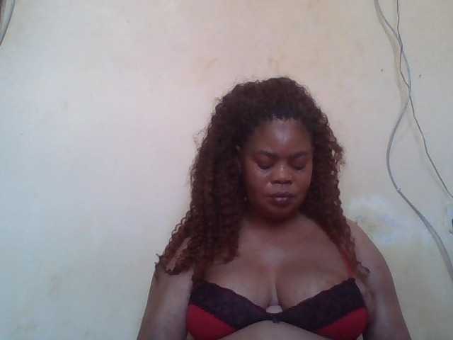 Sexydove live cam on BongaCams
