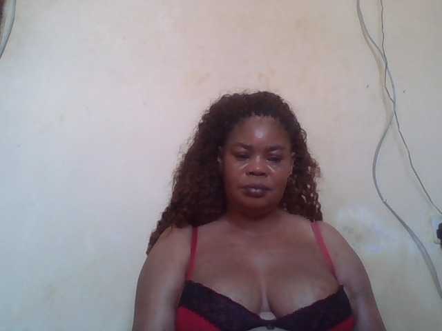 Sexydove live cam on BongaCams