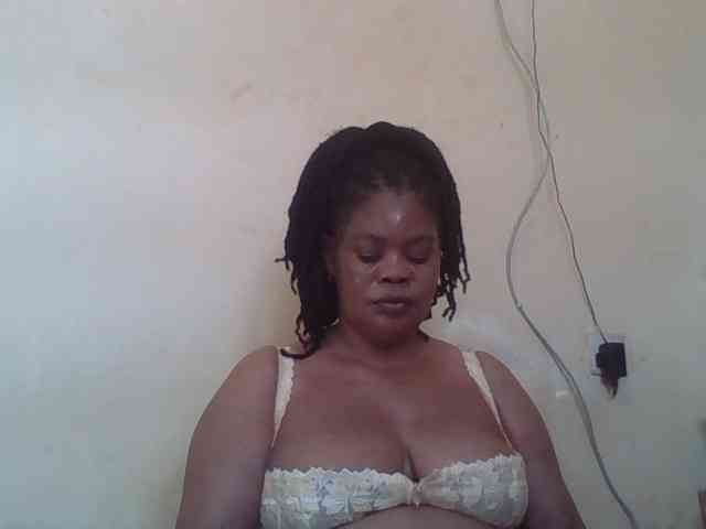 Model: Sexydove