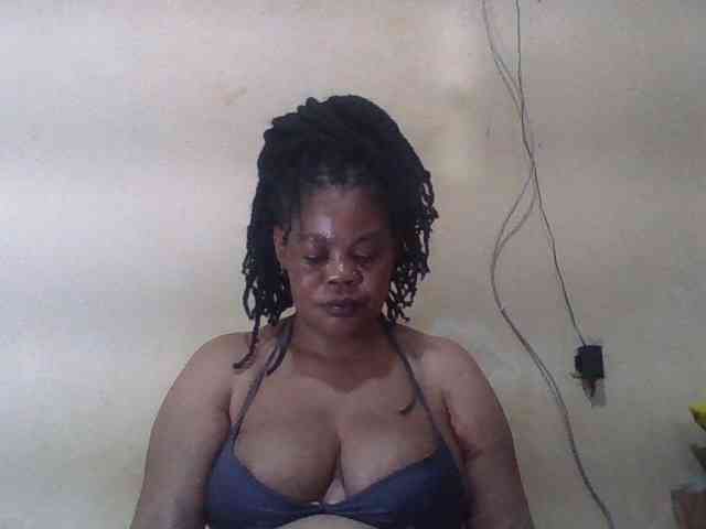 Model: Sexydove