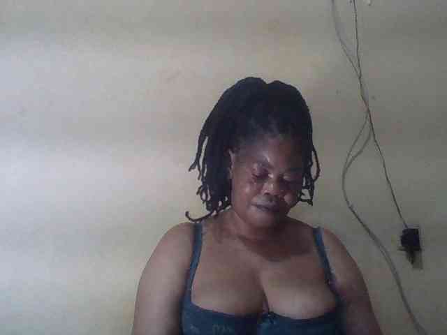 Sexydove webcam