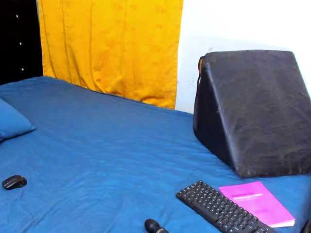 chocolatehot1 live cam on BongaCams