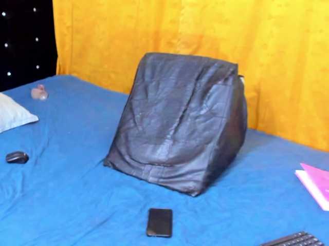 chocolatehot1 live cam on BongaCams