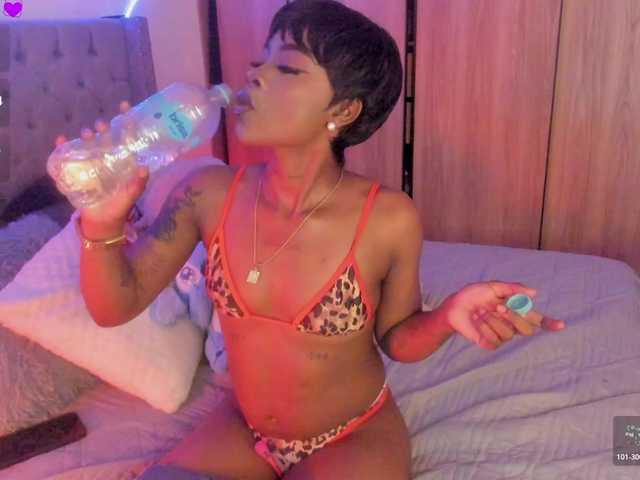 Miss-west live cam on BongaCams