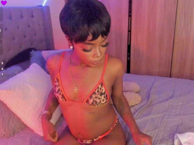 Miss-west live cam on BongaCams