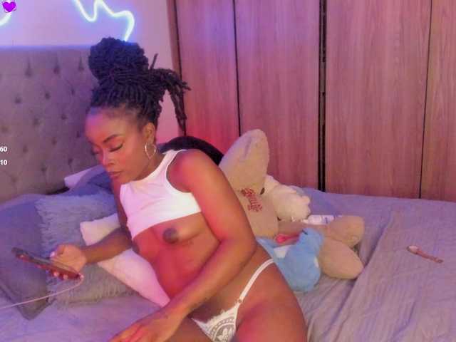 Miss-west live cam on BongaCams