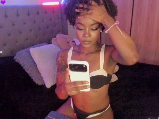 Miss-west, en vivo ahora en BongaCams
