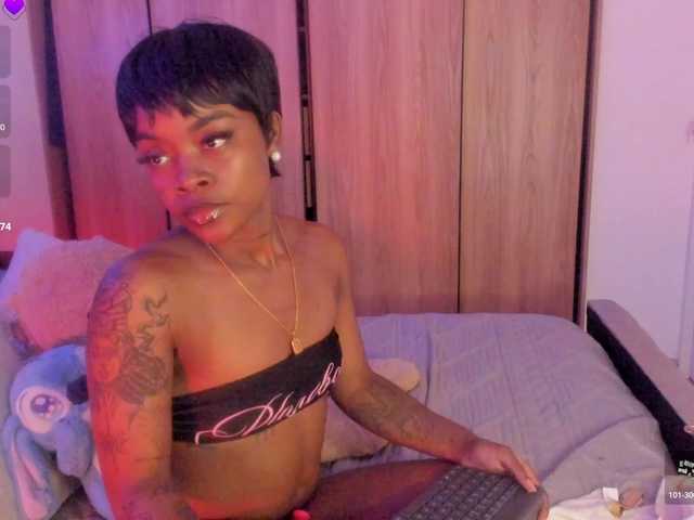 Miss-west live cam on BongaCams