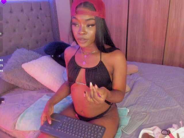 Miss-west live cam on BongaCams