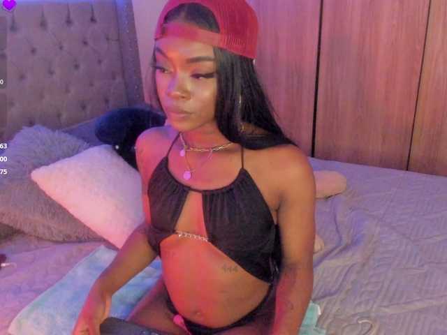 Miss-west live cam on BongaCams