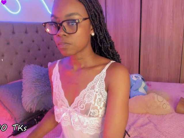 Miss-west live cam on BongaCams
