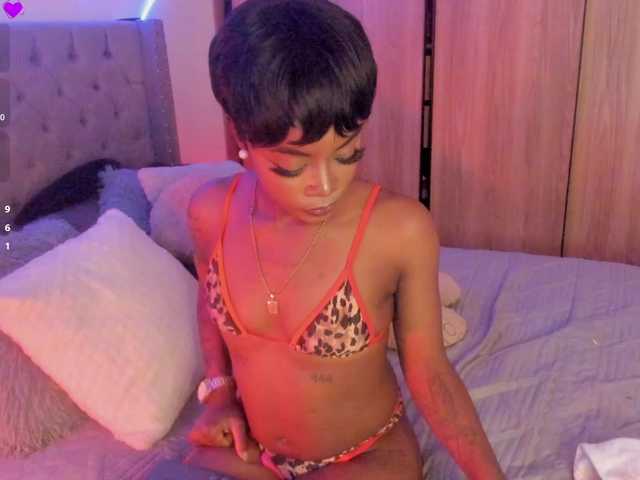 Miss-west live cam on BongaCams