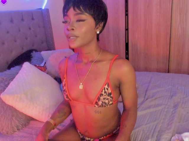 Miss-west live cam on BongaCams