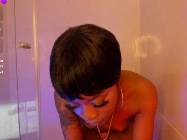 Miss-west — live female cam