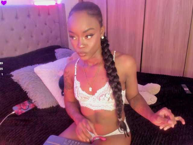 Miss-west live cam preview