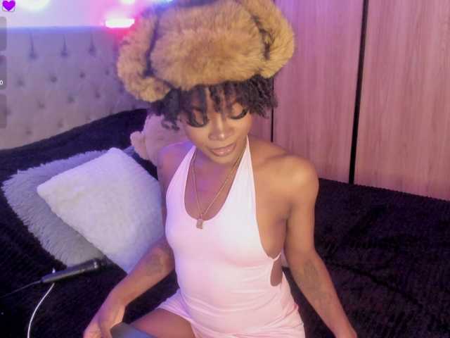Miss-west live cam on BongaCams
