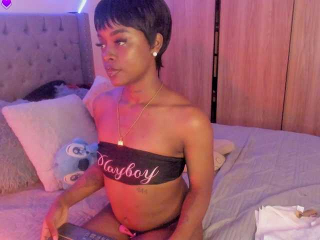 Miss-west live cam on BongaCams