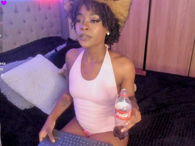 Miss-west live cam on BongaCams