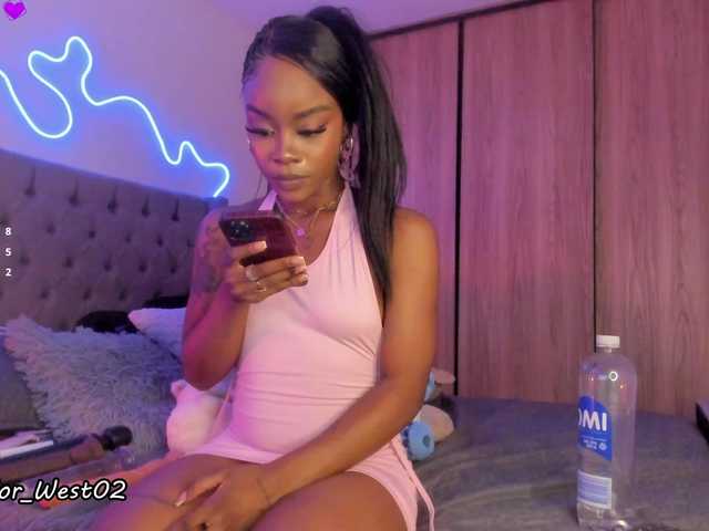 Miss-west live cam on BongaCams