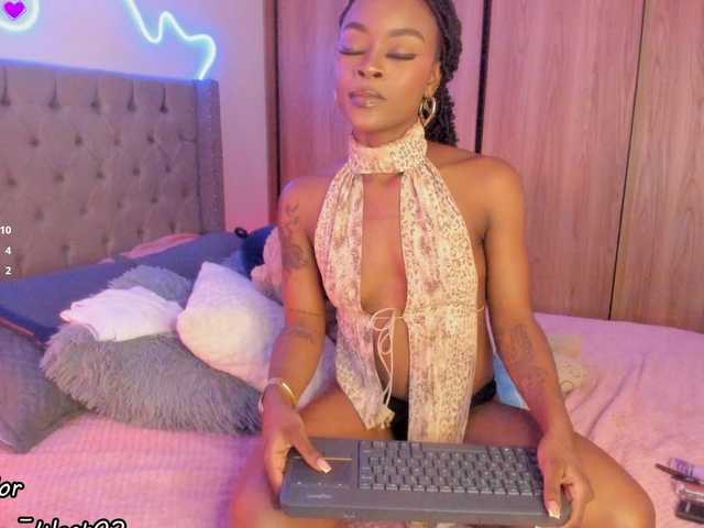 Miss-west live webcam show