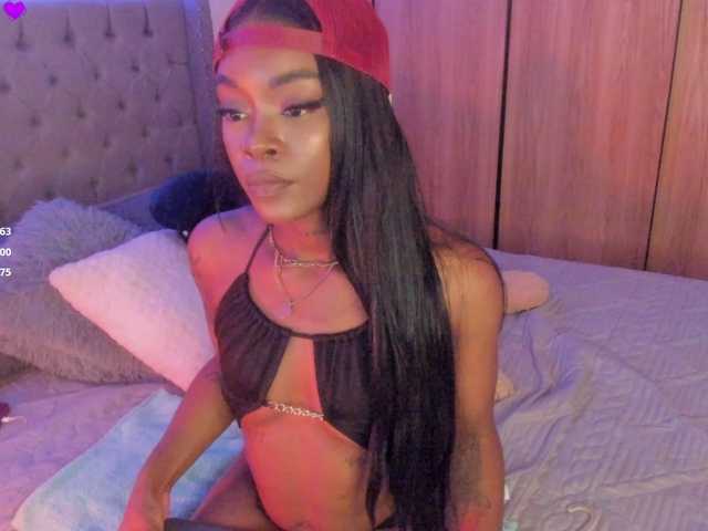 Miss-west live cam on BongaCams