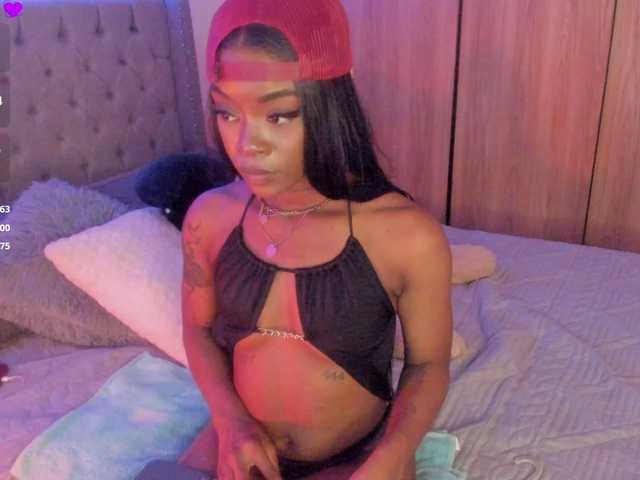 Miss-west live cam on BongaCams