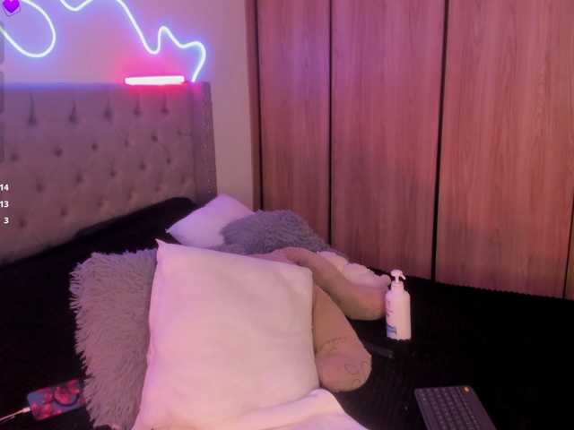 Miss-west live cam on BongaCams