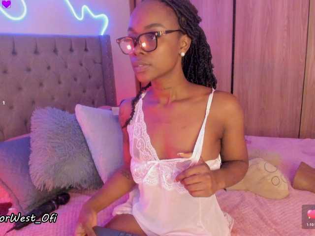 Miss-west live cam on BongaCams