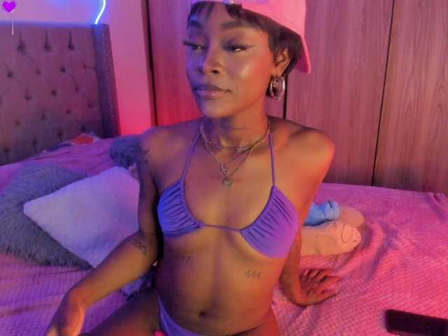 Miss-west live cam on BongaCams