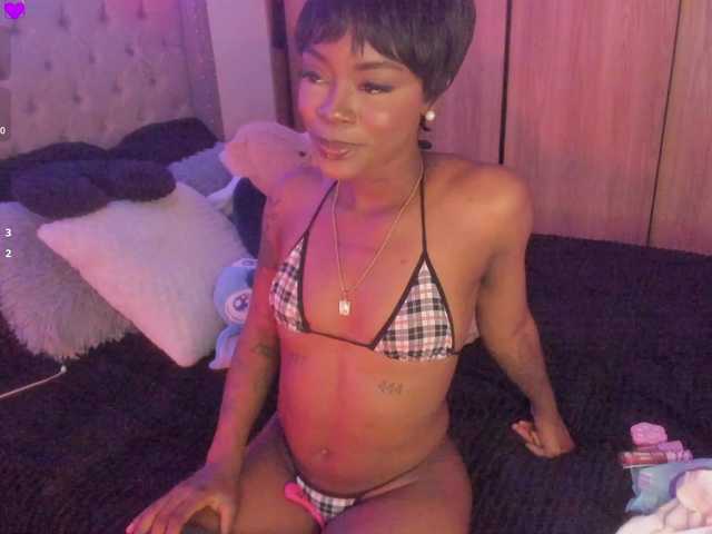 Miss-west live cam on BongaCams