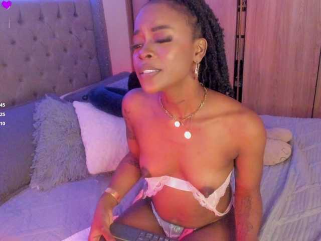 Miss-west live cam on BongaCams