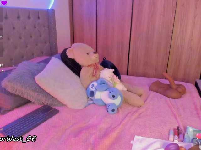 Miss-west live cam on BongaCams