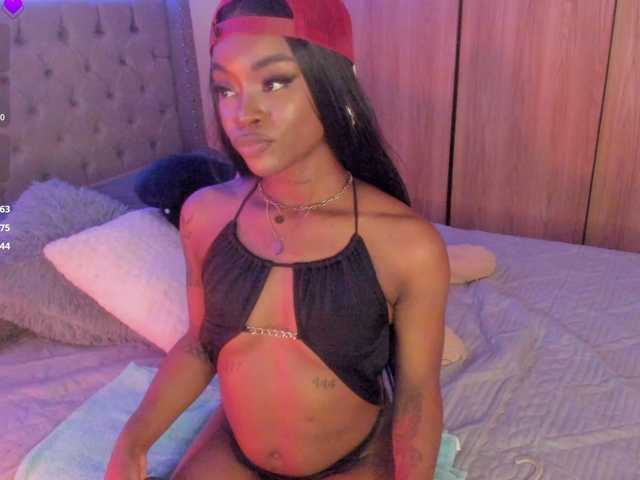 Miss-west live cam on BongaCams