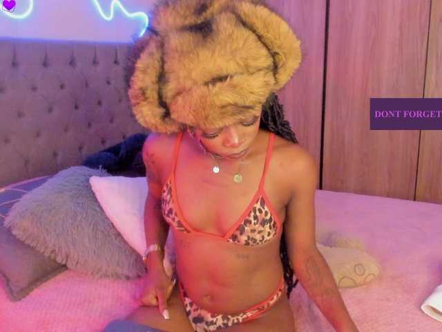 Miss-west live cam on BongaCams