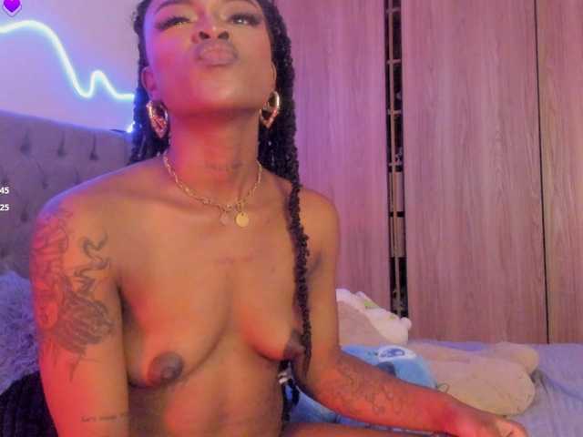 Miss-west live cam on BongaCams