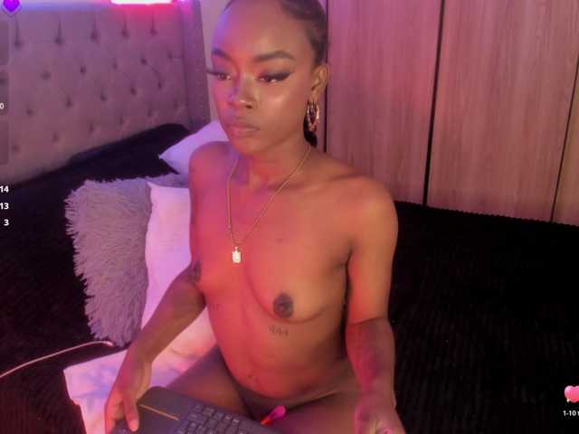 Miss-west live cam on BongaCams