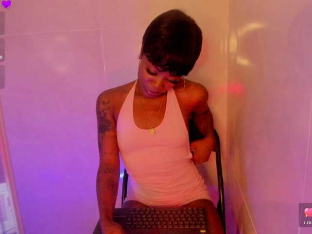 Miss-west — live female cam