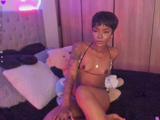 Miss-west live cam on BongaCams