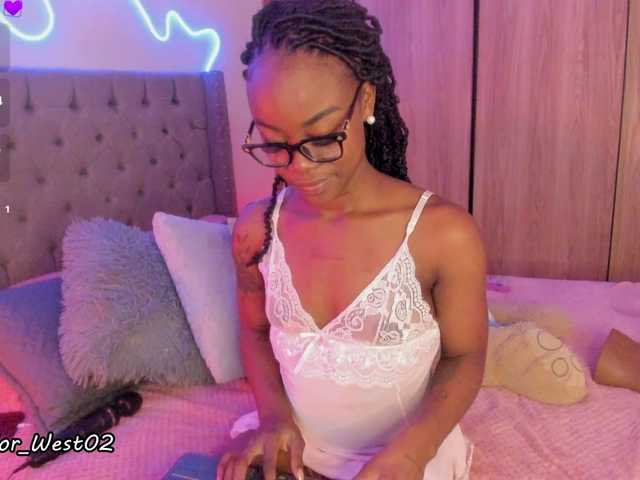 Miss-west live cam on BongaCams