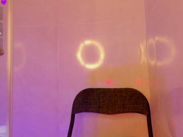 Miss-west — live female cam