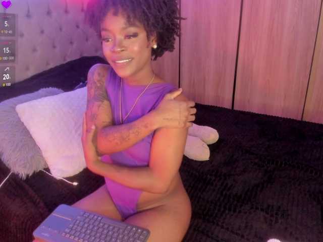 Miss-west live cam on BongaCams