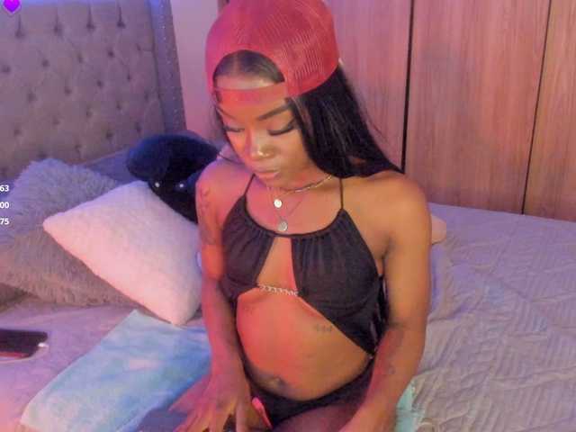 Miss-west live cam on BongaCams