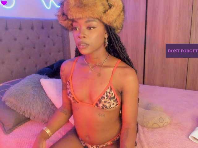 Miss-west live cam on BongaCams