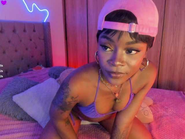 Miss-west live cam on BongaCams