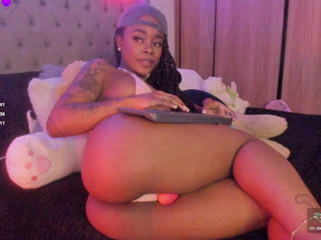 Miss-west live cam on BongaCams