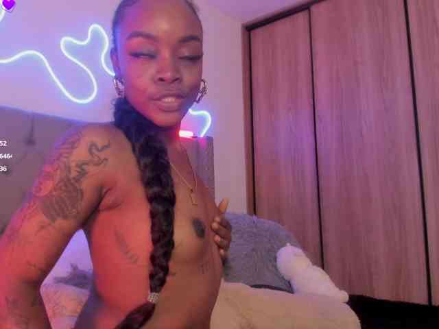 Miss-west webcam