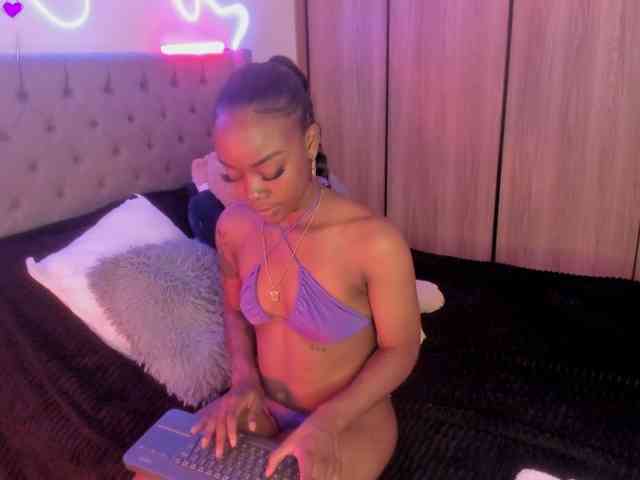 Miss-west webcam